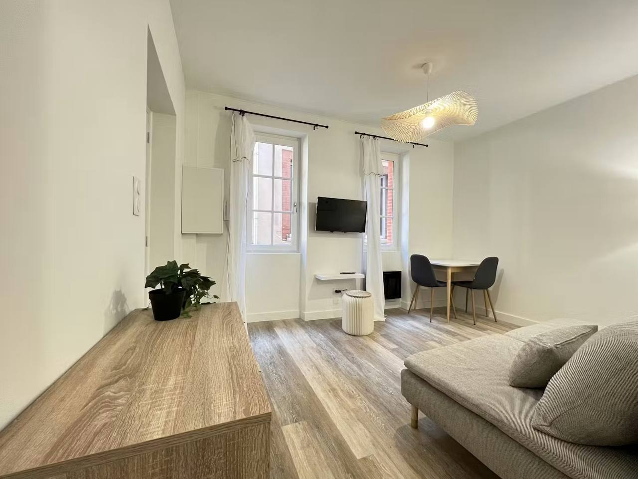 Appartement T2 calme et rénové – Centre-ville Toulouse - Image 9